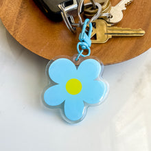 Load image into Gallery viewer, Sky blue retro flower keychain 
