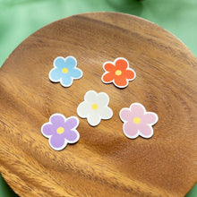 Load image into Gallery viewer, A set of 5 flowers are laid out on the wooden plate taken out of the packaging. 
